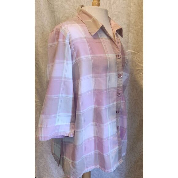 Sold Allison Daley plaid button up top - Picture 1 of 8